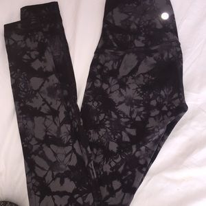 Lululemon Shibori high rise Wunder Under pants